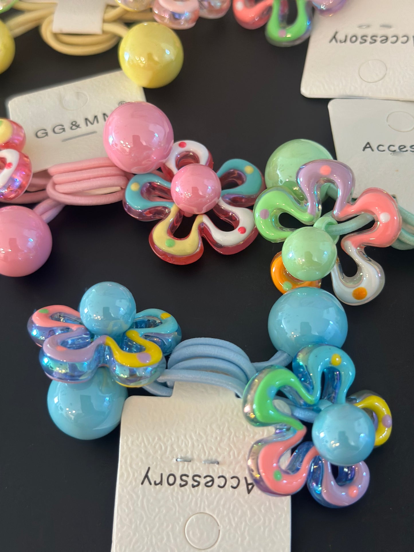 Ponytail holder/ Barrettes
